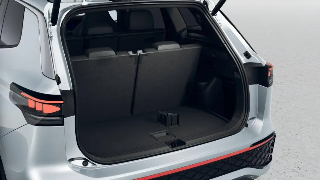 Volkswagen Tayron R-Line People 7DSG 4 2,0TSi / 150kW