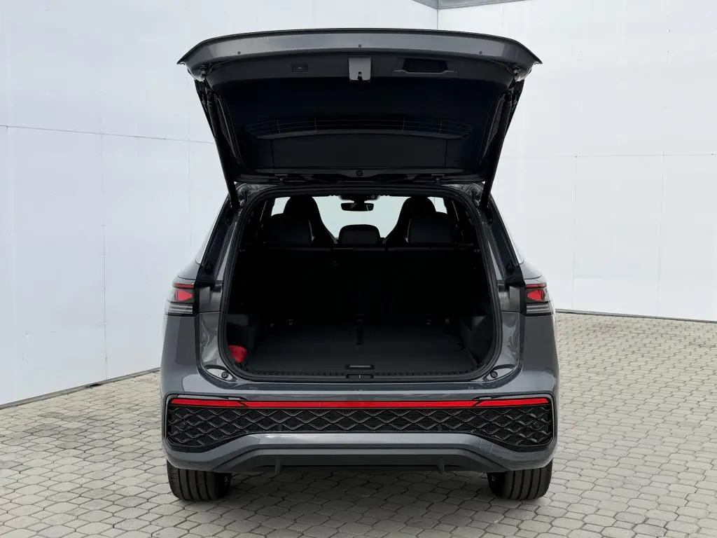 Volkswagen Tayron R-Line People 7DSG 4 2,0TSi / 150kW