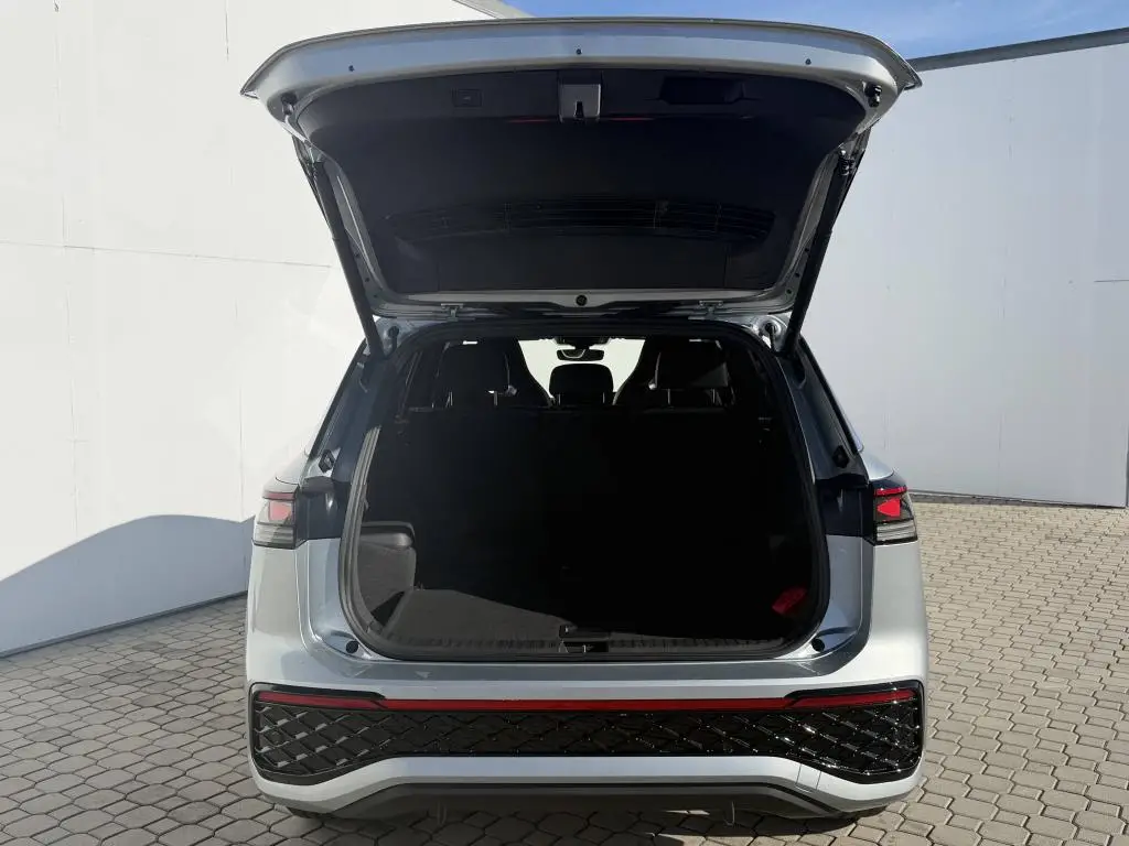 Volkswagen Tayron R-Line People 7DSG 4 2,0TSi / 150kW