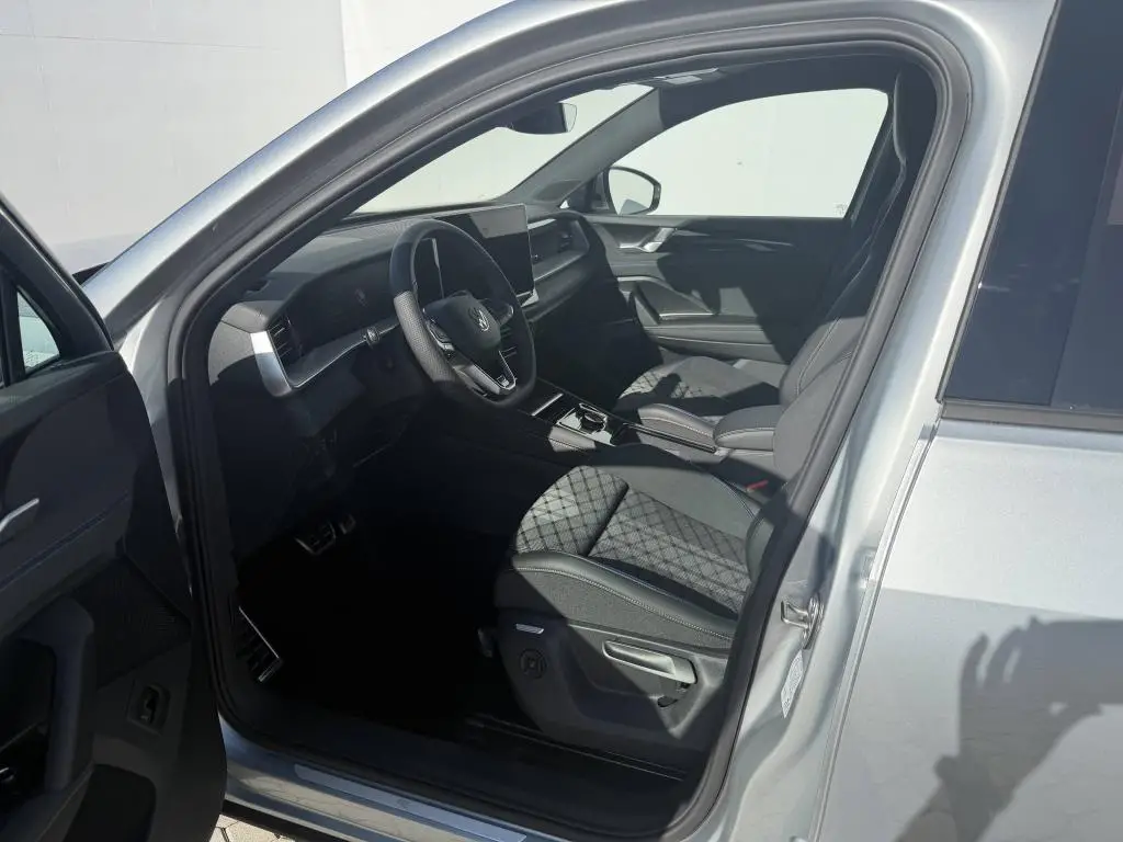 Volkswagen Tayron R-Line People 7DSG 4 2,0TSi / 150kW