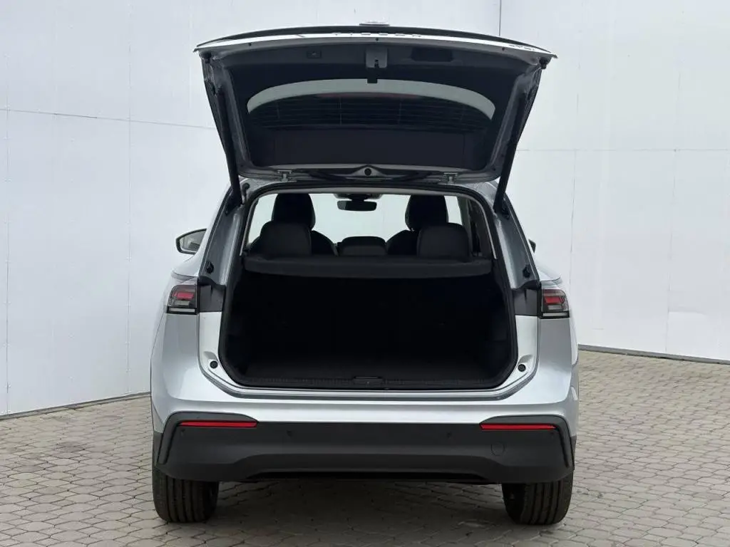 Volkswagen Tiguan People 7DSG 2,0TDi / 110kW