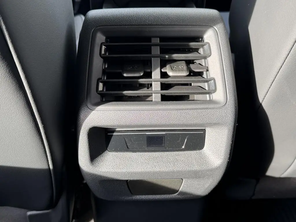 Volkswagen Tiguan People 7DSG mHEV 1,5eTSI / 96kW