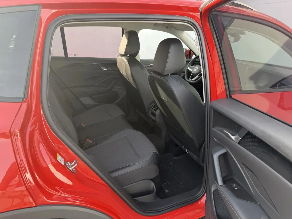 Volkswagen Tiguan People 7DSG mHEV 1,5eTSI / 96kW