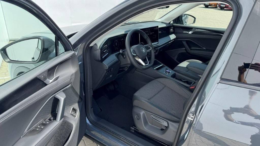 Volkswagen Tiguan People PHEV 19,7kWh  1,5TSi / 110kW