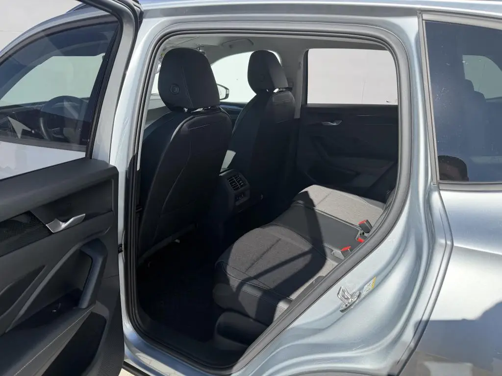 Volkswagen Tiguan People PHEV 19,7kWh  1,5TSi / 110kW