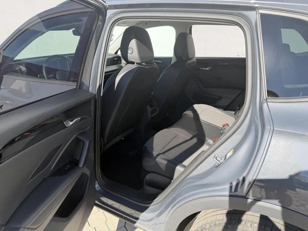 Volkswagen Tiguan People PHEV 19,7kWh  1,5TSi / 110kW