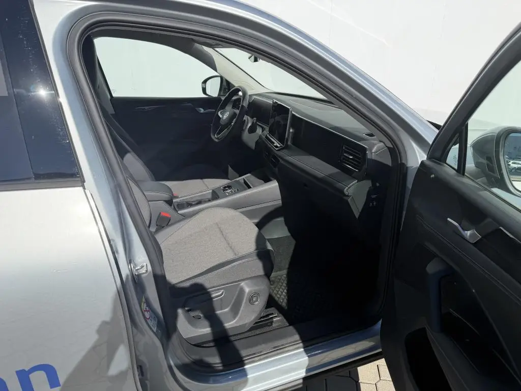 Volkswagen Tiguan People PHEV 19,7kWh  1,5TSi / 110kW