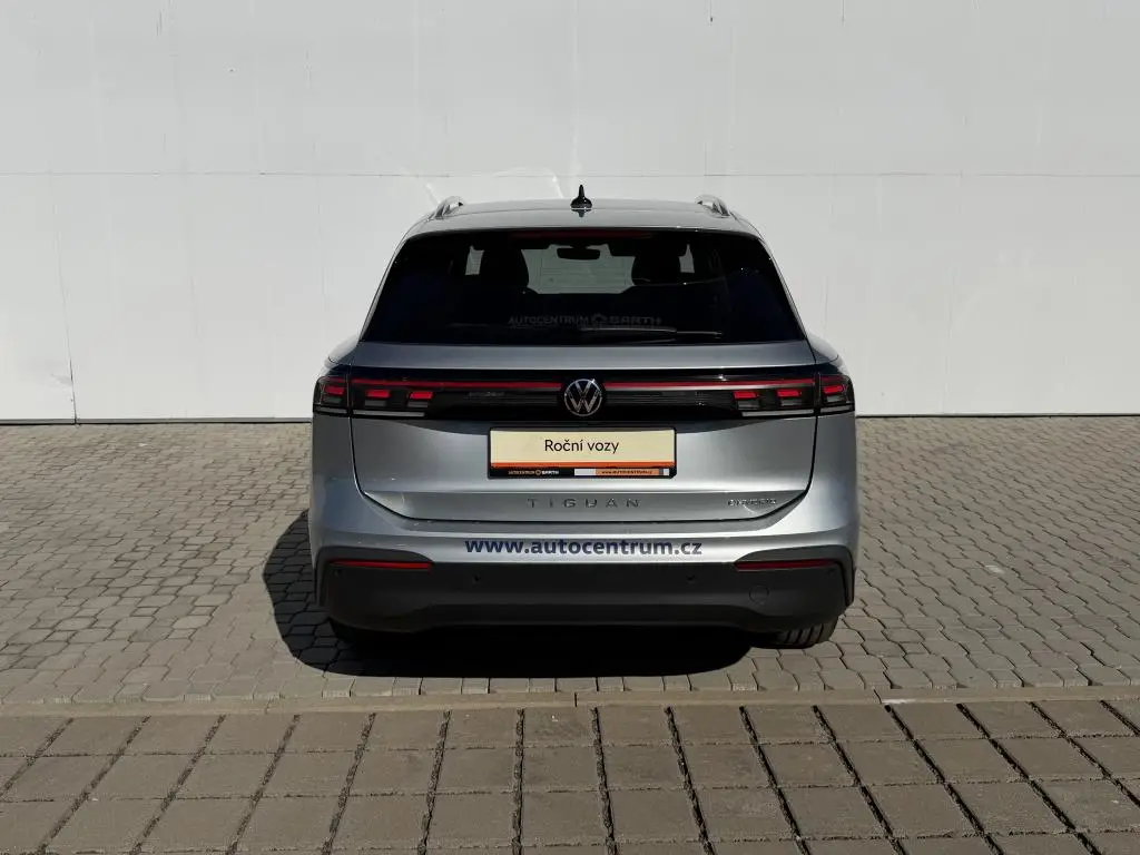 Volkswagen Tiguan People PHEV 19,7kWh  1,5TSi / 110kW