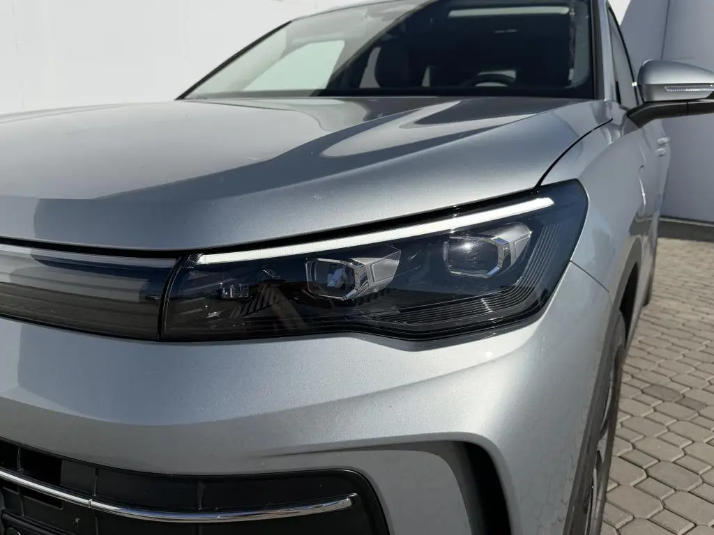 Volkswagen Tiguan People PHEV 19,7kWh  1,5TSi / 110kW