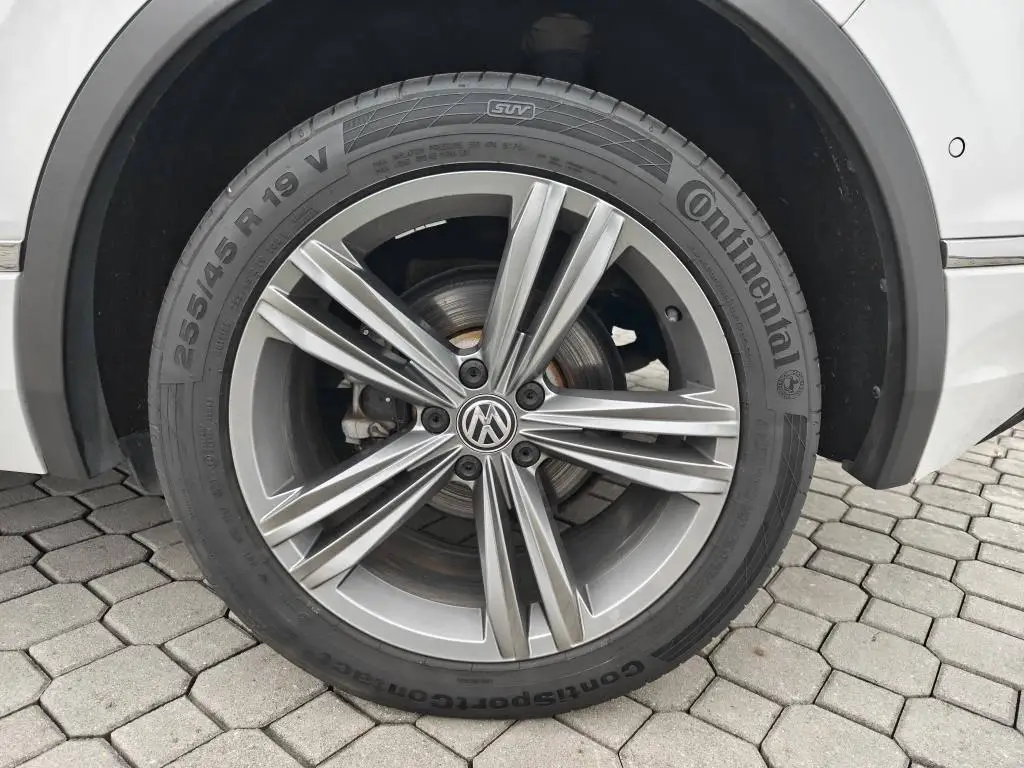 Volkswagen Tiguan R-Line Highline 4Motion DSG 2,0TDI / 140kW