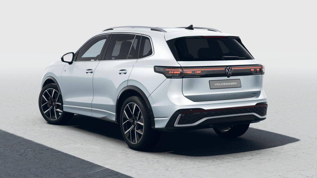 Volkswagen Tiguan R-Line People 7DSG 4M 2,0TSI / 150kW
