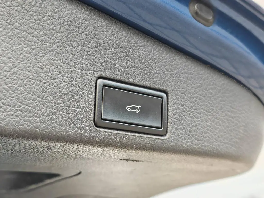 Volkswagen Touareg Exclusive 8TT  3,0TDI / 193kW