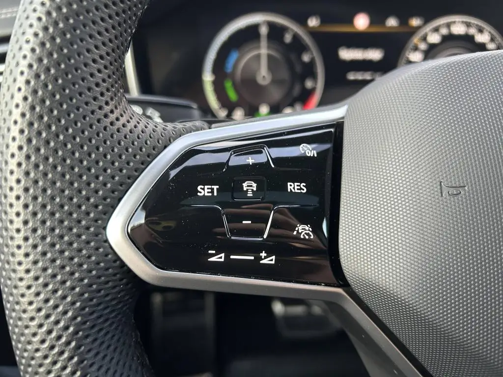 Volkswagen Touareg R 3,0 / 250kW