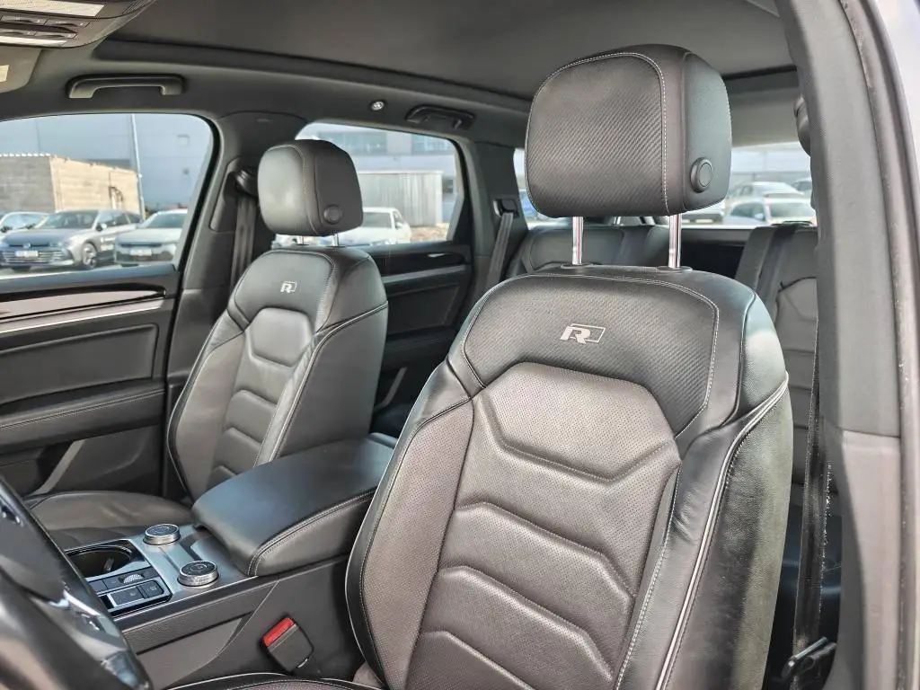 Volkswagen Touareg R-line 8TT 3,0TDI / 210kW