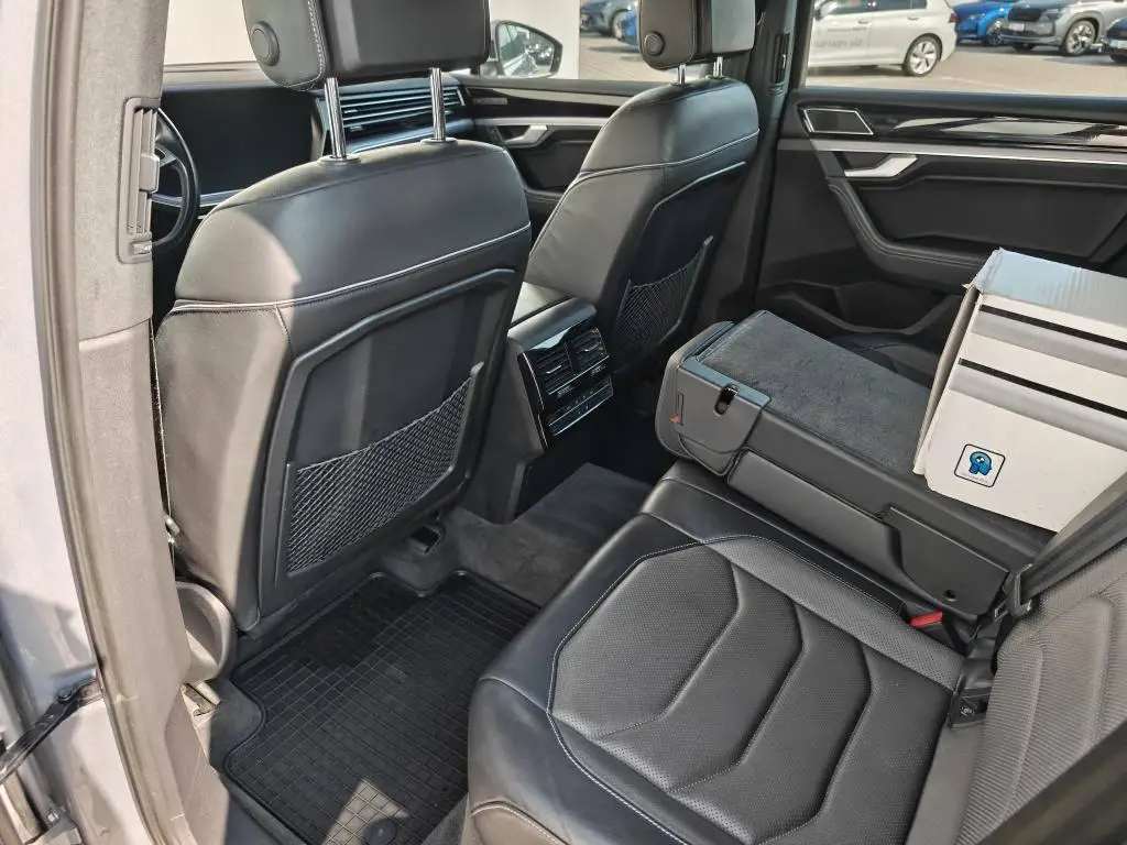Volkswagen Touareg R-line 8TT 3,0TDI / 210kW