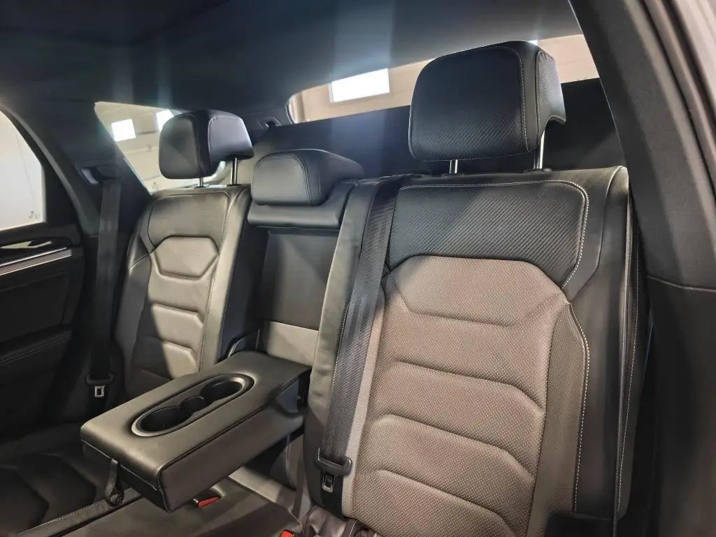 Volkswagen Touareg R-line 8TT 3,0TDI / 210kW