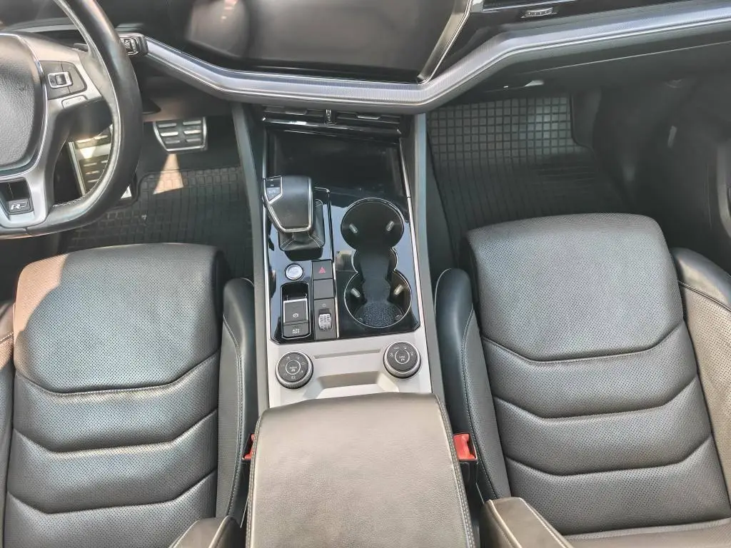 Volkswagen Touareg R-line 8TT 3,0TDI / 210kW