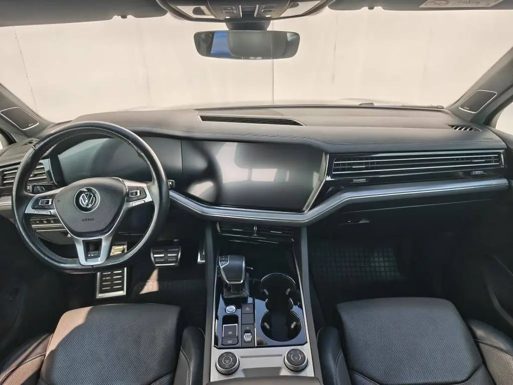 Volkswagen Touareg R-line 8TT 3,0TDI / 210kW