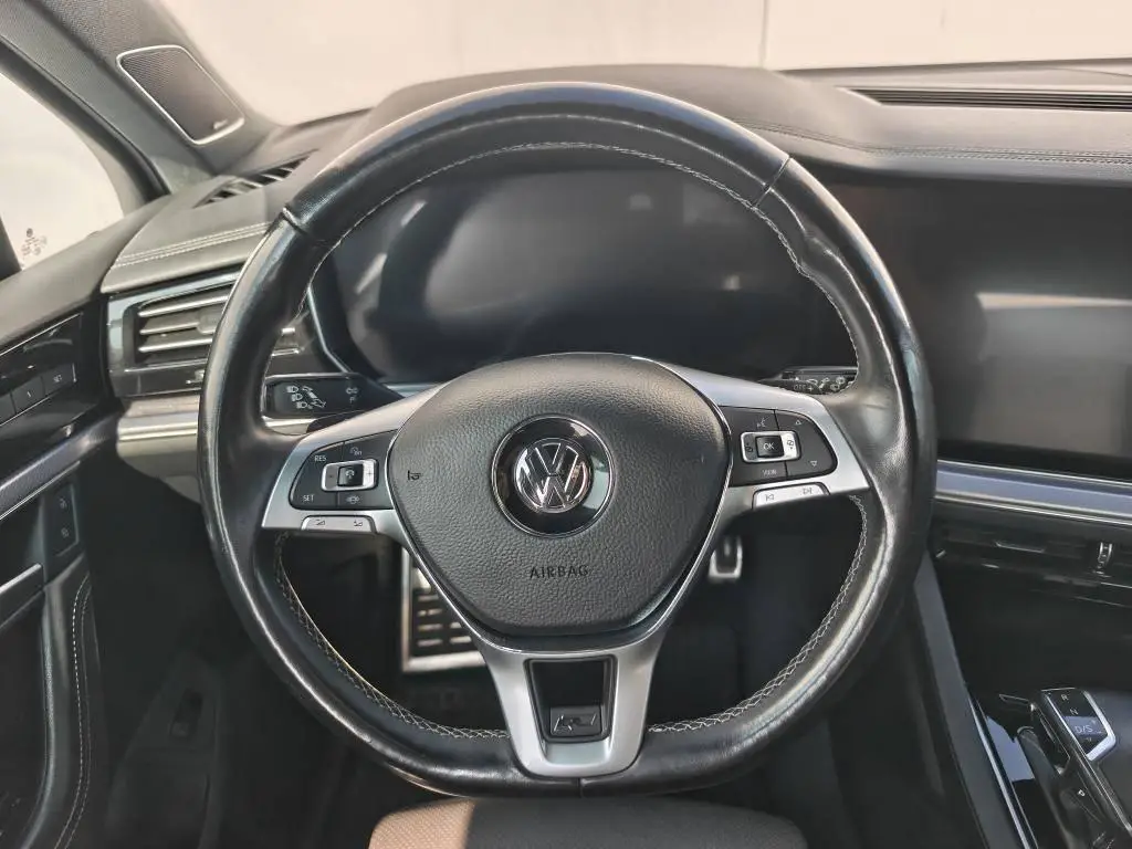 Volkswagen Touareg R-line 8TT 3,0TDI / 210kW