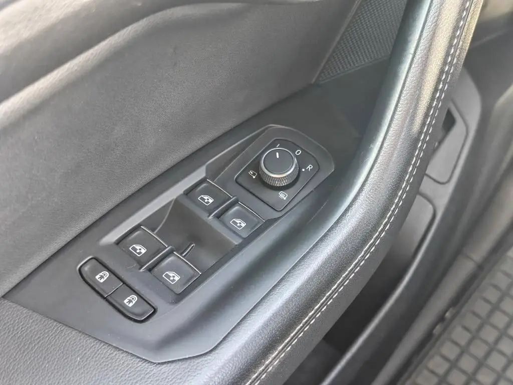 Volkswagen Touareg R-line 8TT 3,0TDI / 210kW
