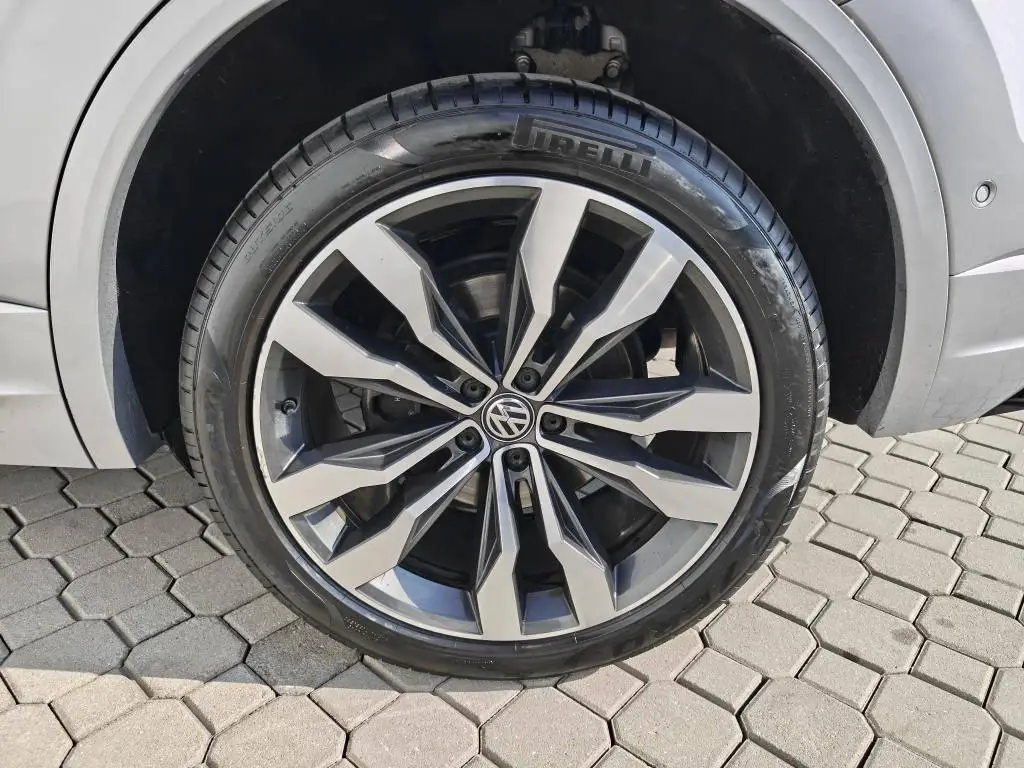Volkswagen Touareg R-line 8TT 3,0TDI / 210kW