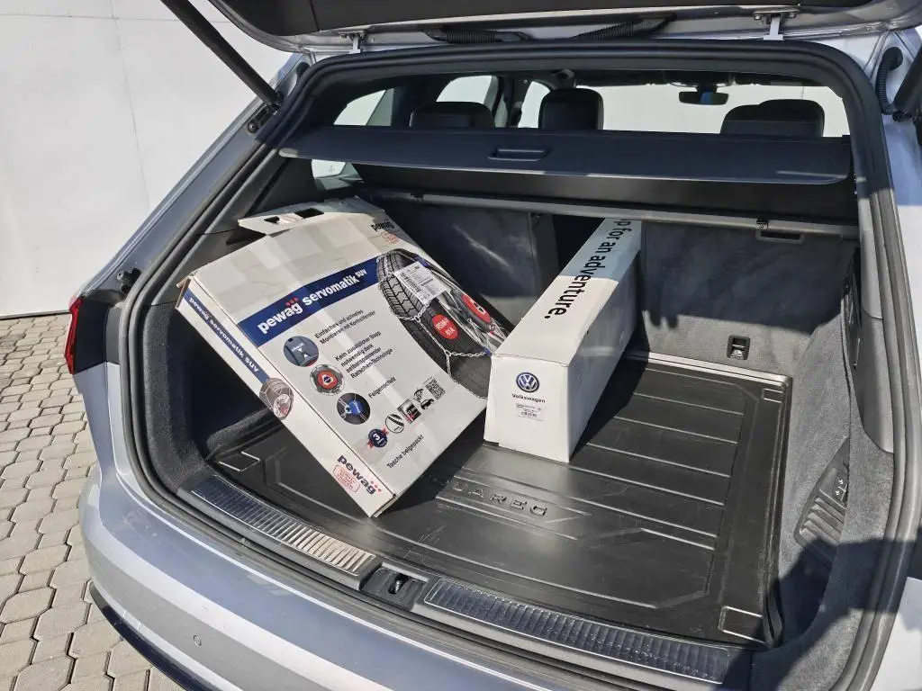 Volkswagen Touareg R-line 8TT 3,0TDI / 210kW