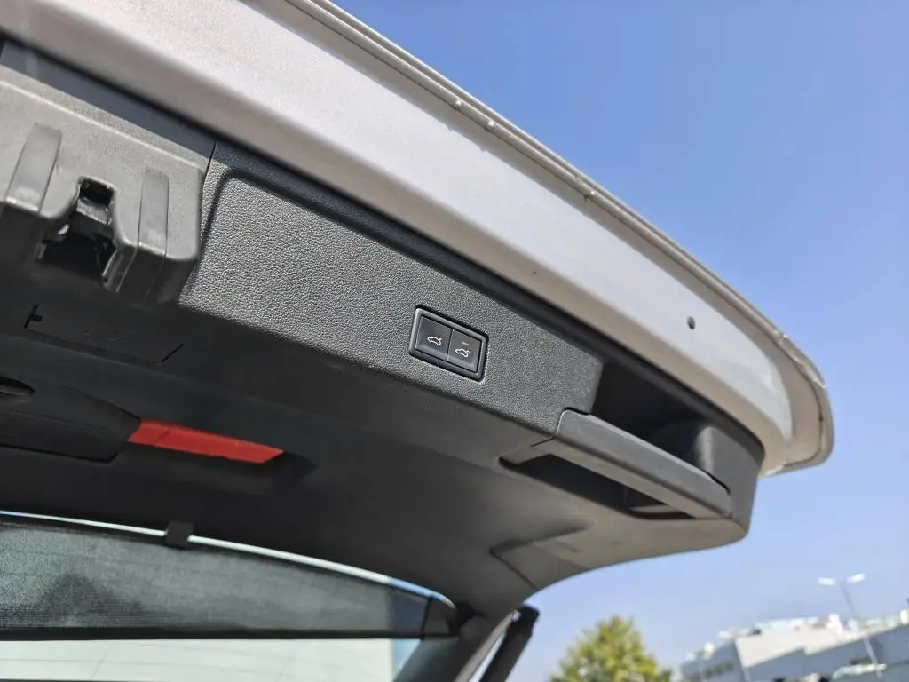 Volkswagen Touareg R-line 8TT 3,0TDI / 210kW
