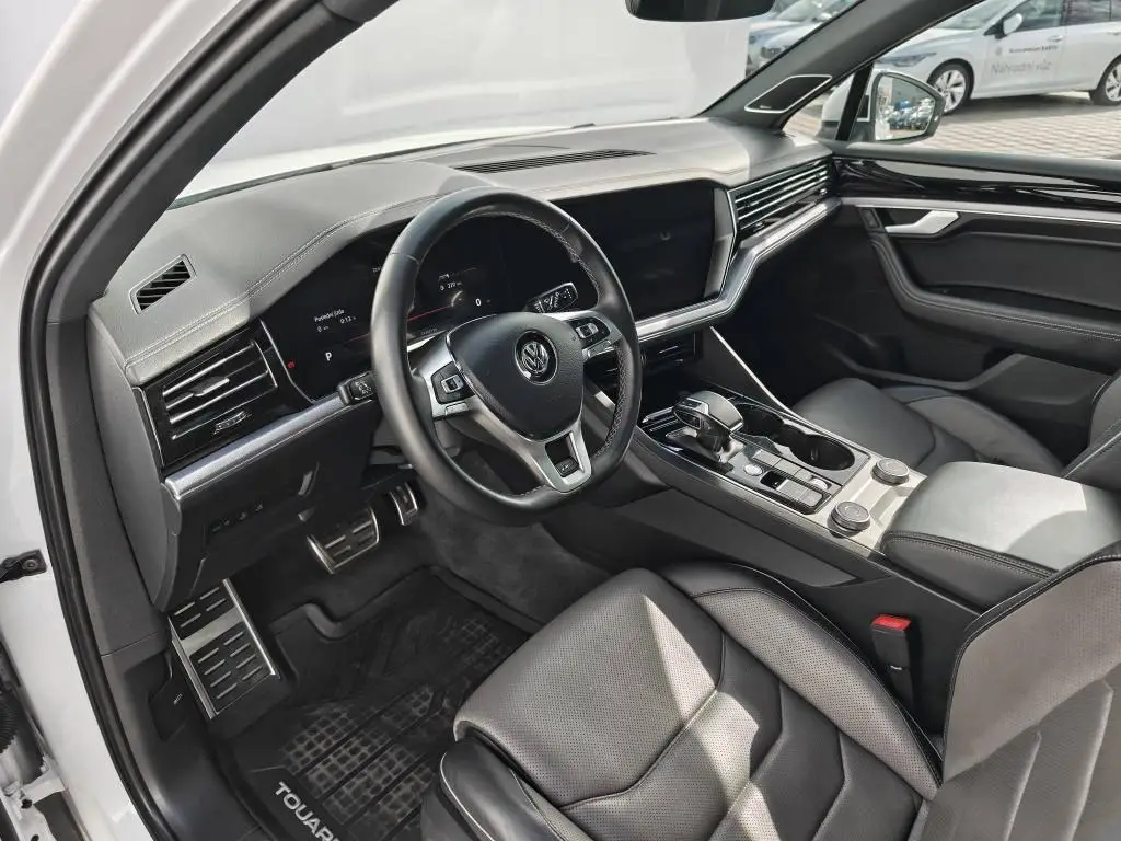 Volkswagen Touareg R-Line 8TT 4Motion 3,0TDI V6 / 210kW