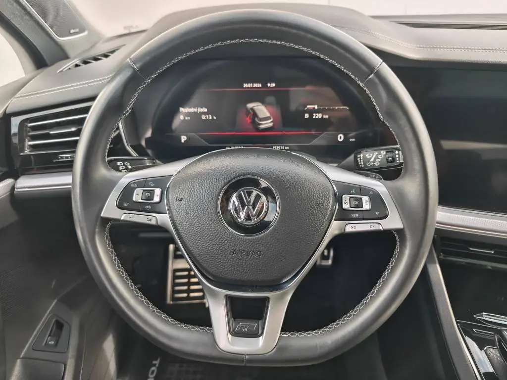 Volkswagen Touareg R-Line 8TT 4Motion 3,0TDI V6 / 210kW