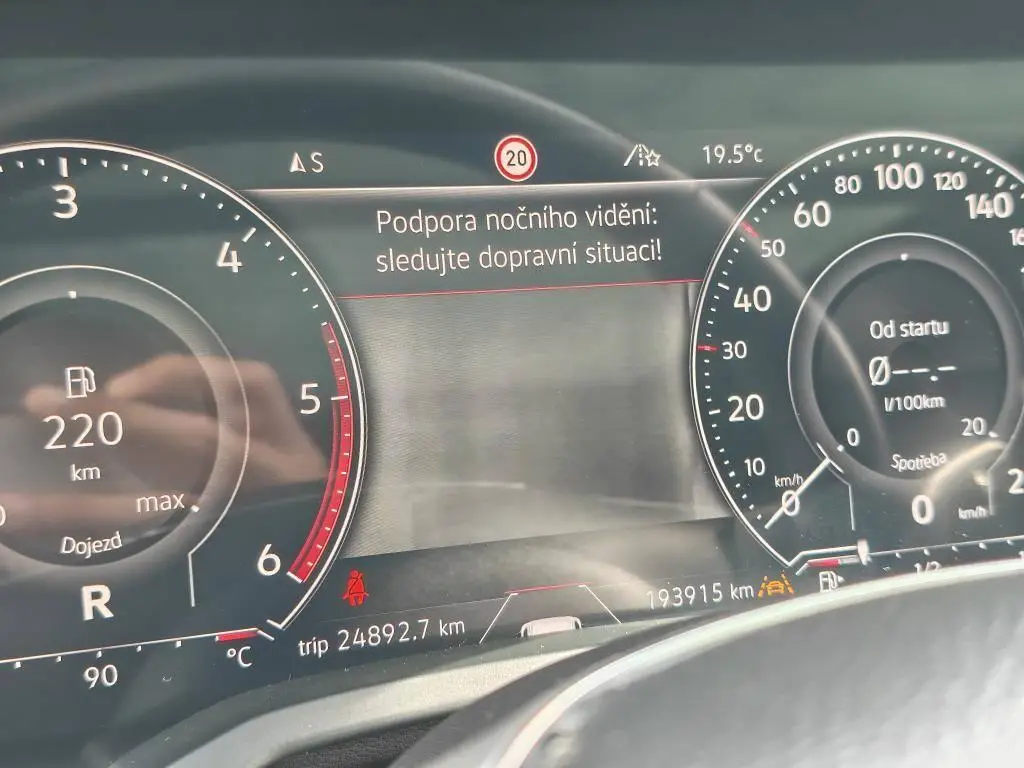 Volkswagen Touareg R-Line 8TT 4Motion 3,0TDI V6 / 210kW