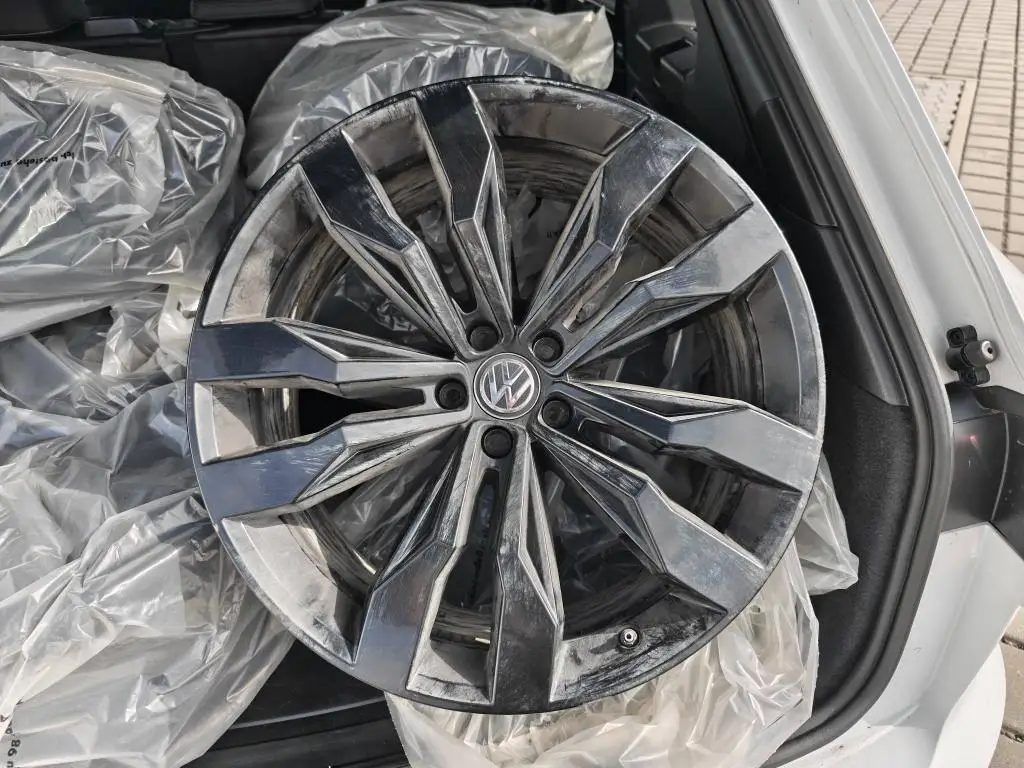 Volkswagen Touareg R-Line 8TT 4Motion 3,0TDI V6 / 210kW