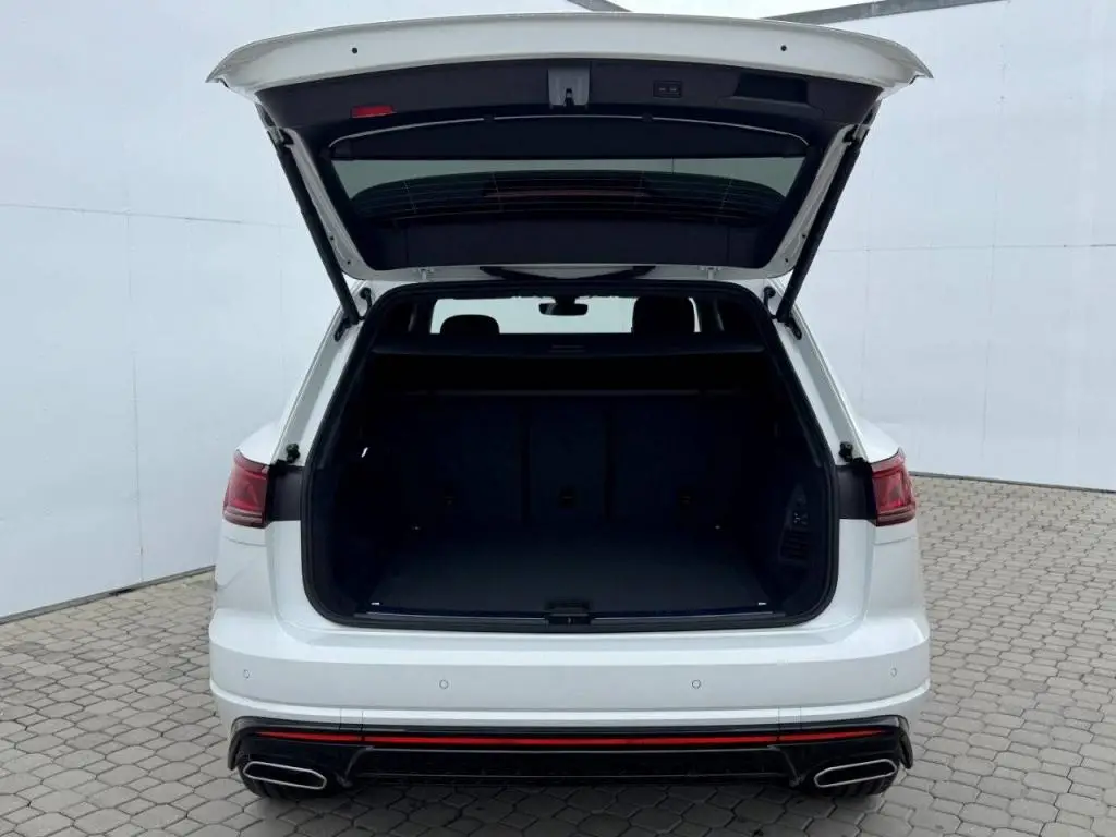 Volkswagen Touareg R-Line 8TT 4Motion 3,0TDI V6 / 210kW