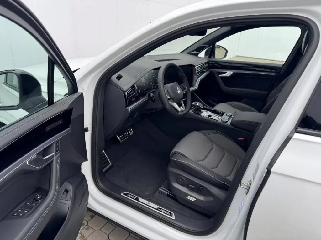 Volkswagen Touareg R-Line 8TT 4Motion 3,0TDI V6 / 210kW