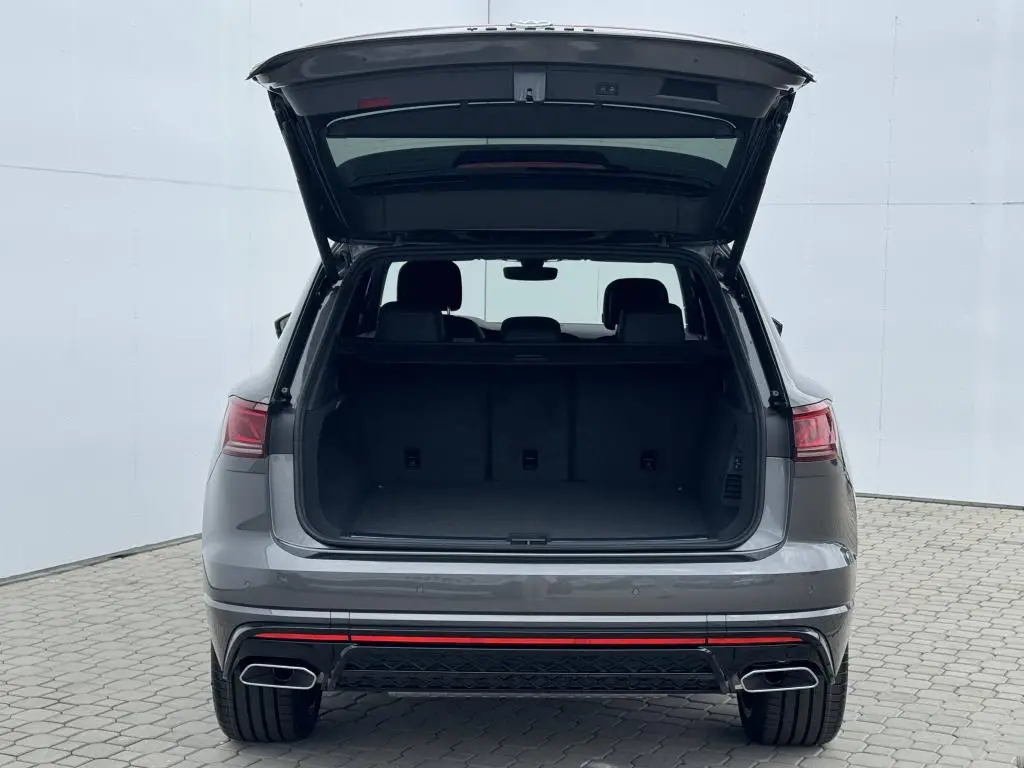Volkswagen Touareg R-Line 8TT 4Motion 3,0TDI V6 / 210kW