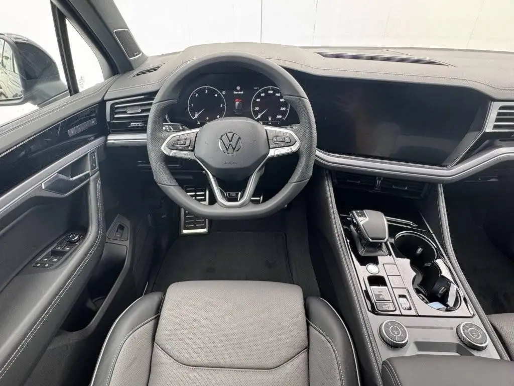 Volkswagen Touareg R-Line 8TT 4Motion 3,0TDI V6 / 210kW
