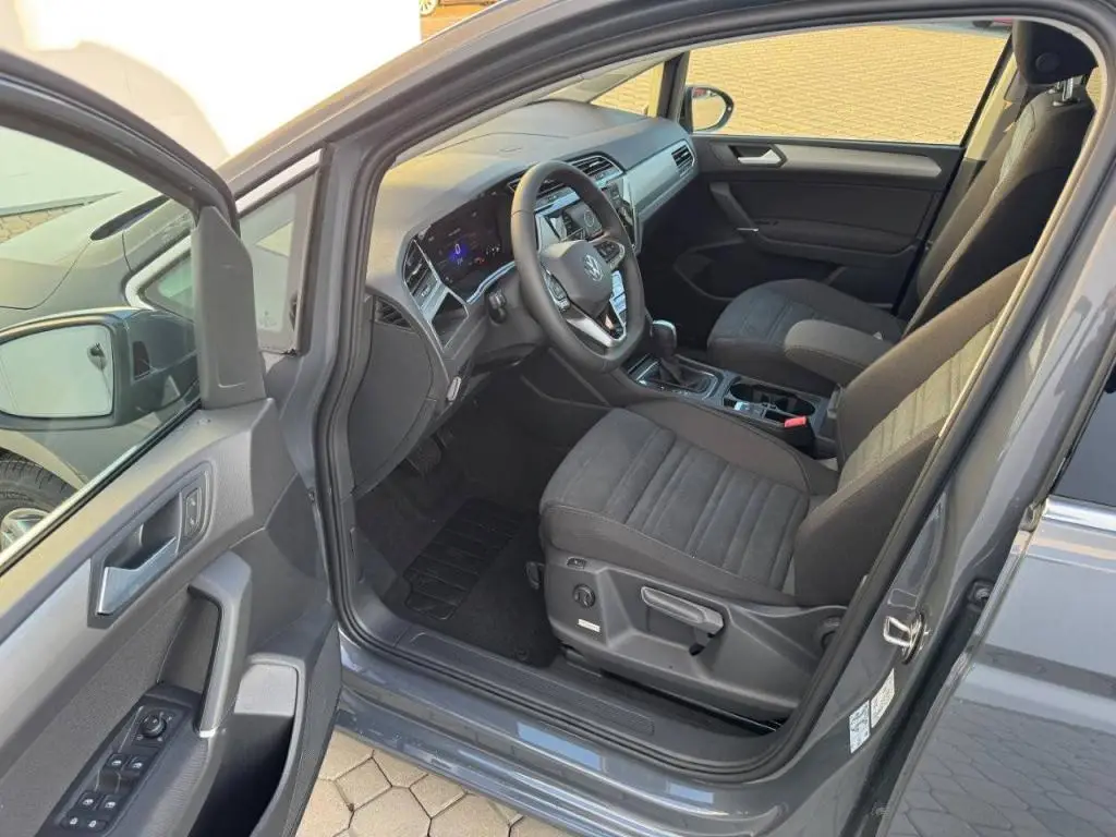 Volkswagen Touran People 7DSG 1,5TSI / 110kW