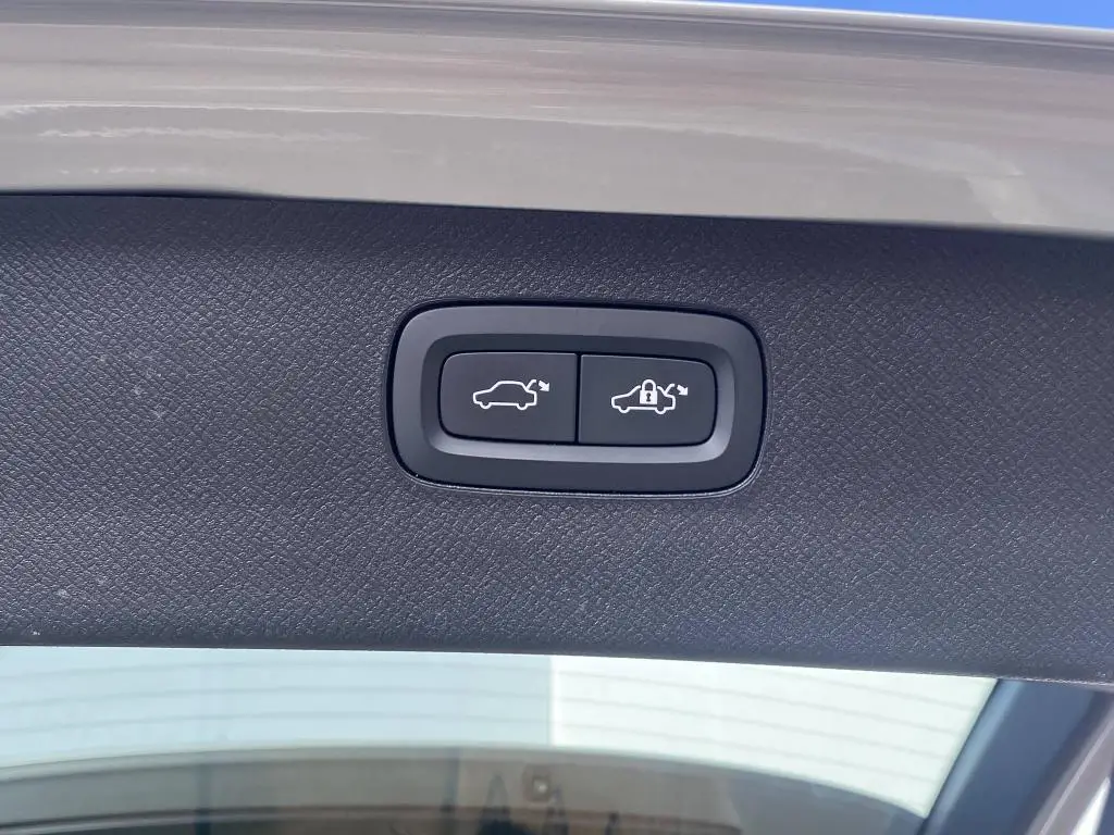 VOLVO XC90 VOLVO XC90 B5 AWD Inscription 2,0 / 173kW