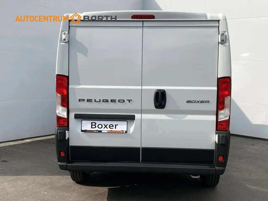 Peugeot Boxer Furgon  3000 L2H1 S&S MAN6 2,2 BlueHDi  / 88kW