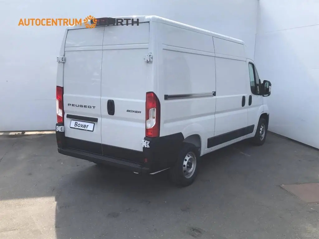 Peugeot Boxer Furgon 3300 L2H2  2,2 BlueHDi MAN6 / 103kW