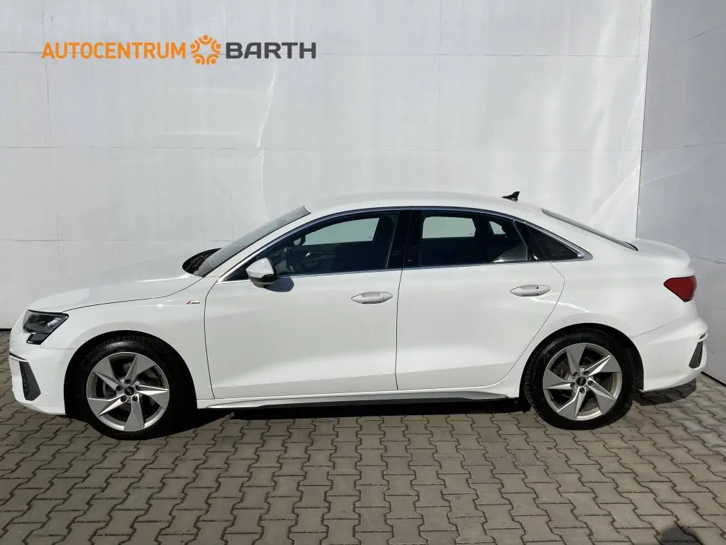Audi A3 Limuzína S-line 2,0TDI / 110kW