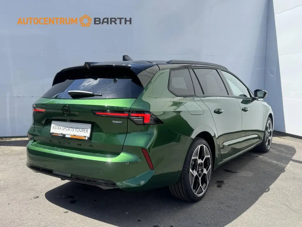 Opel Astra ST Ultimate eDCT6 1,2 TURBO / 107kW