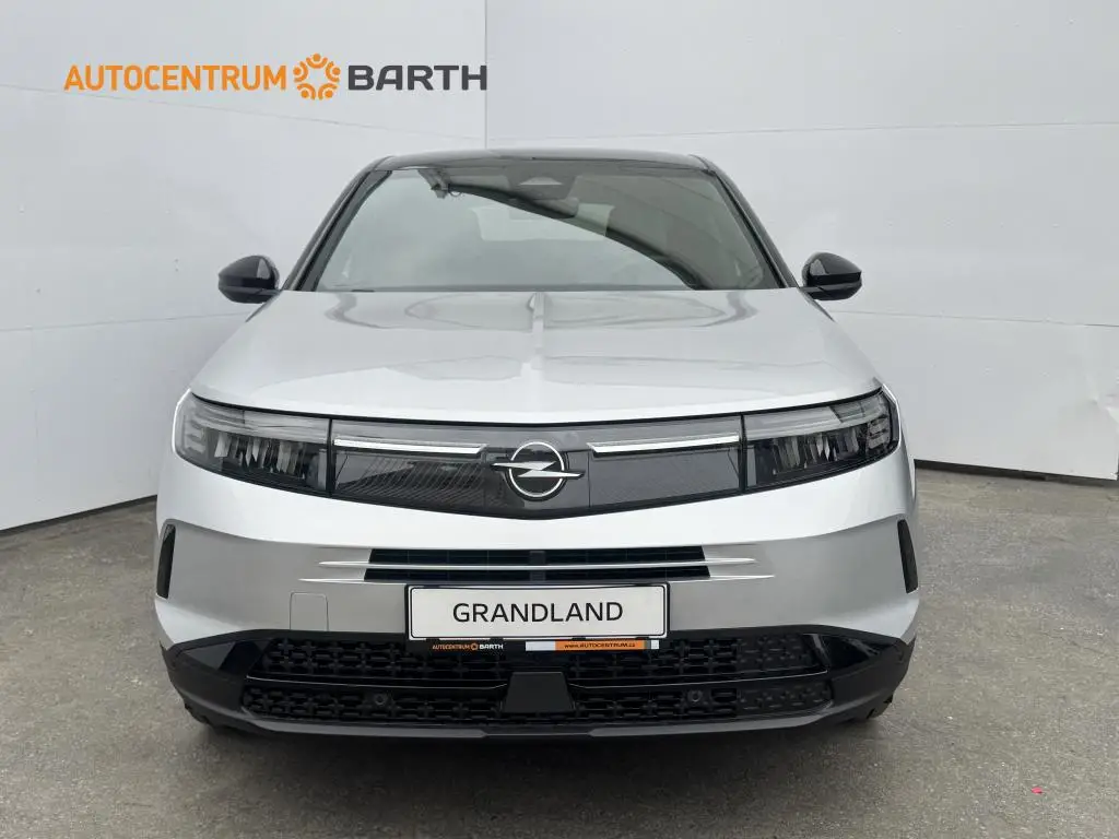 Opel Grandland GS Hybrid TURBO eDCT6 1.2 TURBO / 107kW
