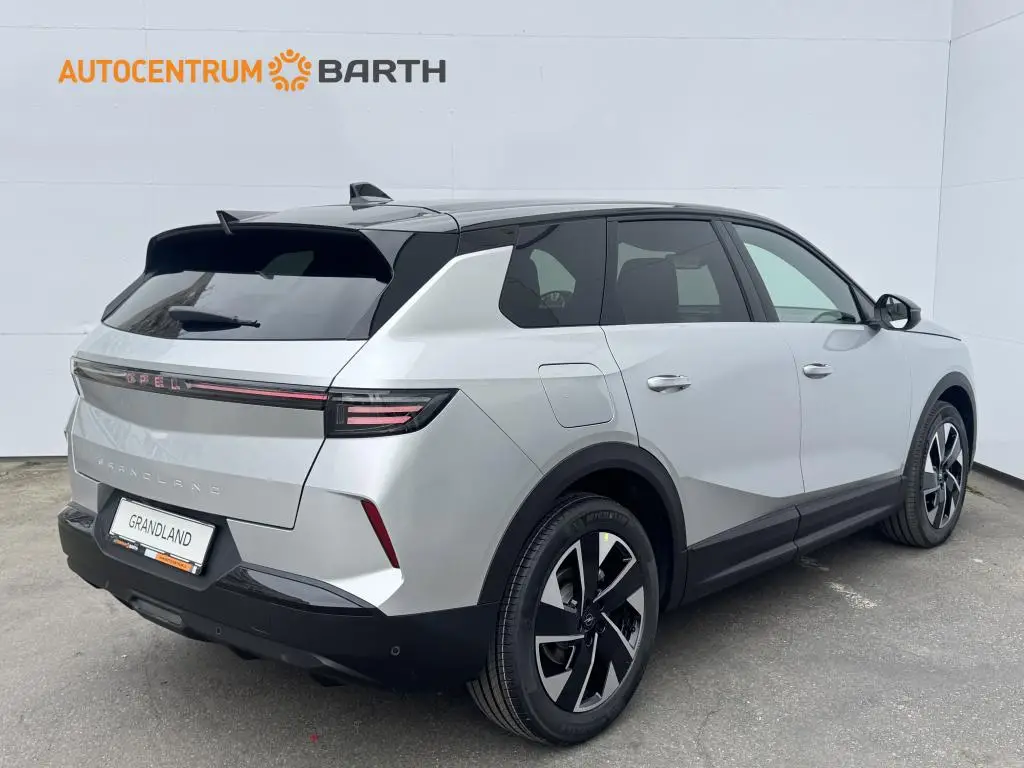 Opel Grandland GS Hybrid TURBO eDCT6 1.2 TURBO / 107kW