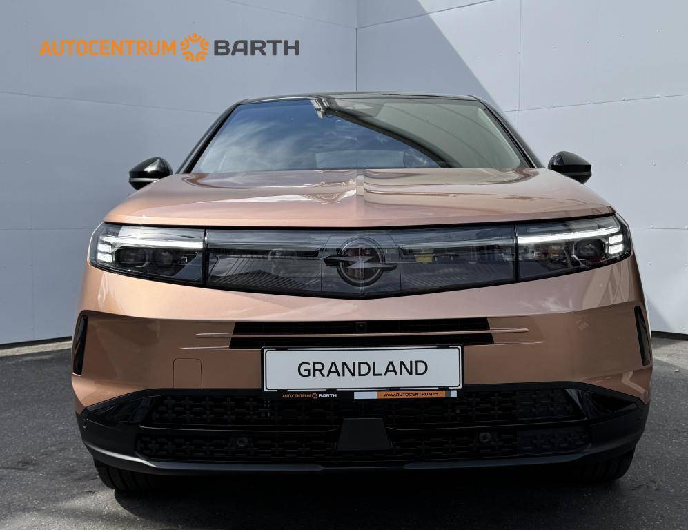 Opel Grandland Ultimate Hybrid TURBO eDCT6 1.2 TURBO / 107kW