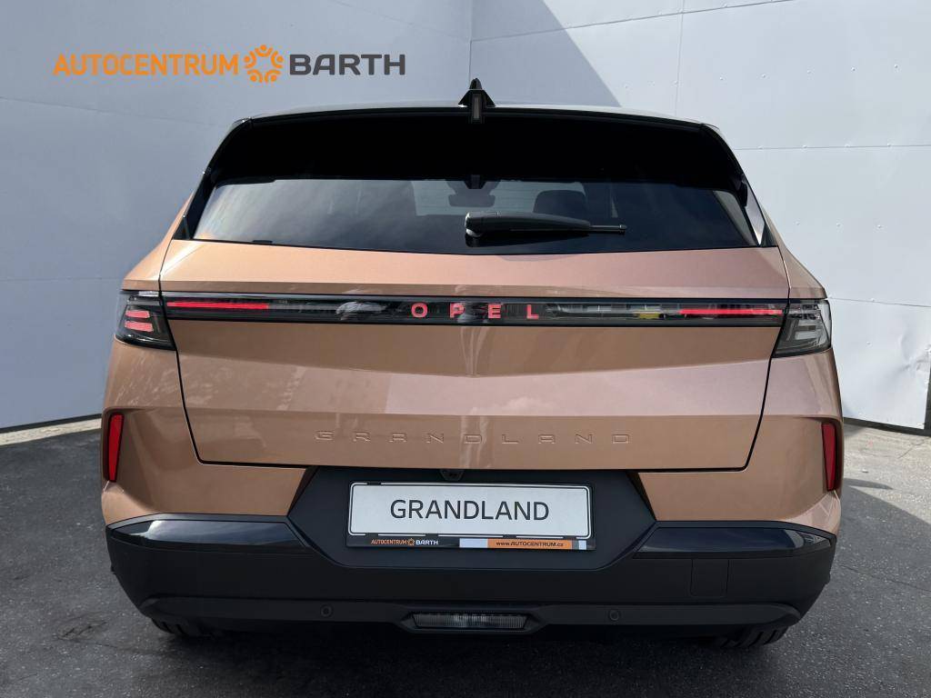 Opel Grandland Ultimate Hybrid TURBO eDCT6 1.2 TURBO / 107kW