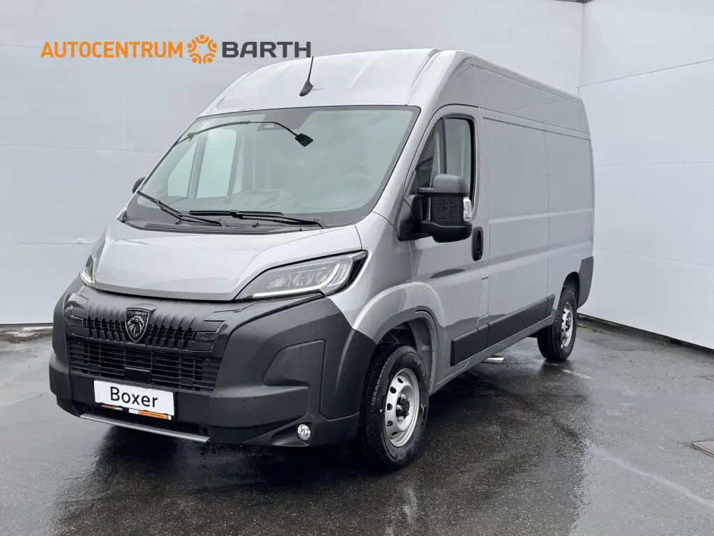 Peugeot Boxer Furgon 3300 L2H2  2,2 BlueHDi MAN6 / 103kW