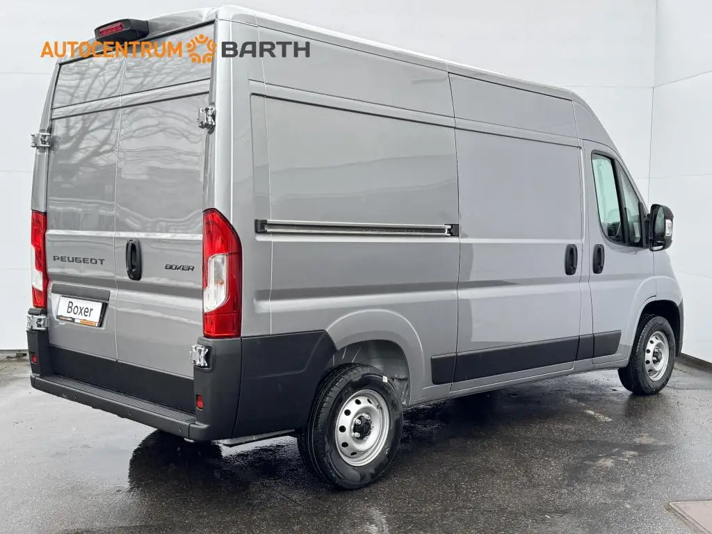 Peugeot Boxer Furgon 3300 L2H2  2,2 BlueHDi MAN6 / 103kW