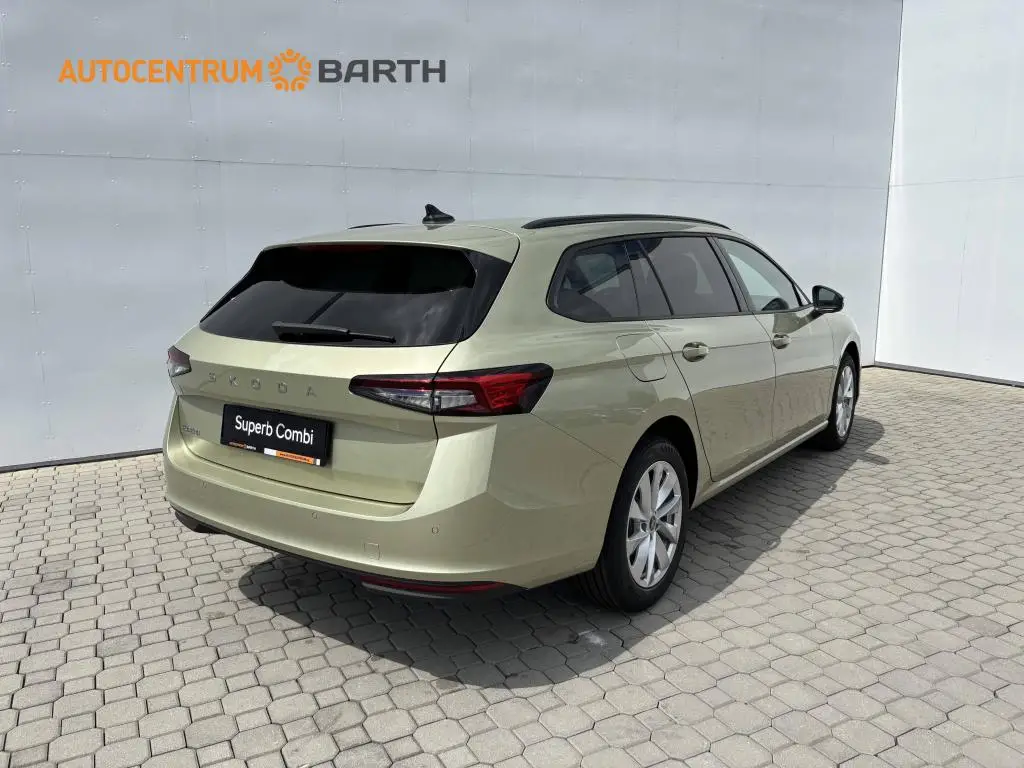 Škoda Superb Combi Selection 7DSG 2,0TDI / 110kW