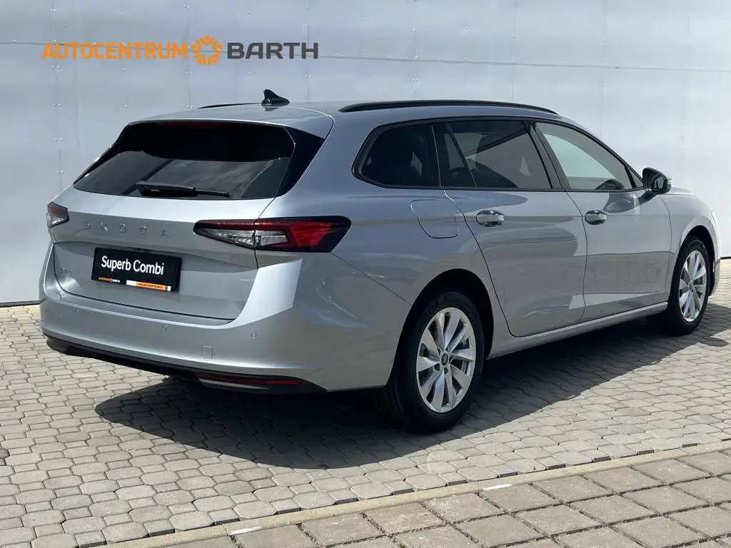 Škoda Superb Combi Selection 7DSG 2,0TDI / 110kW