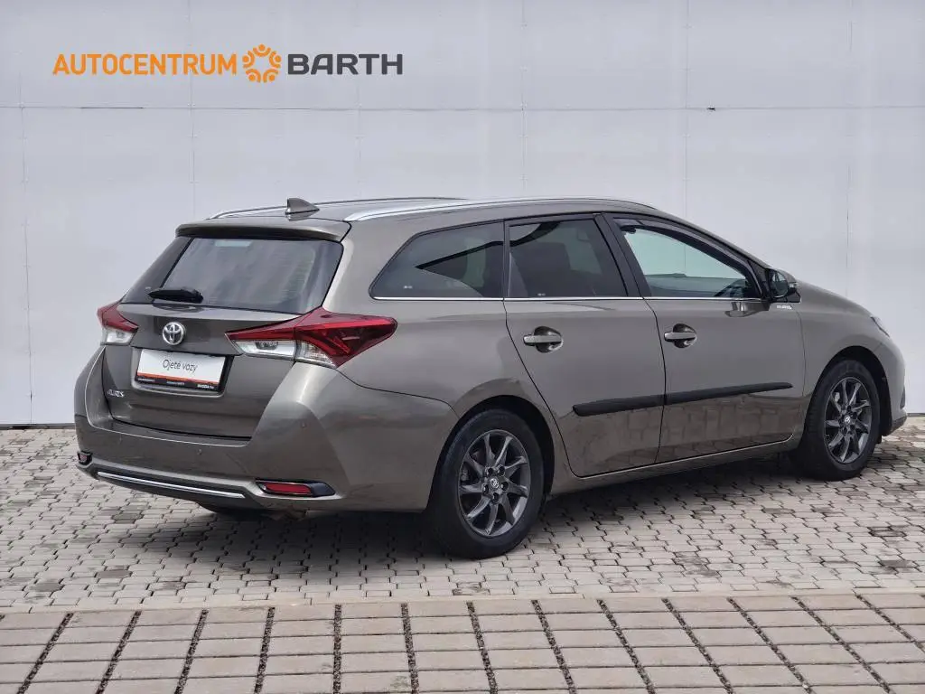 Toyota Avensis TOYOTA 1,6 VVT-i / 97kW